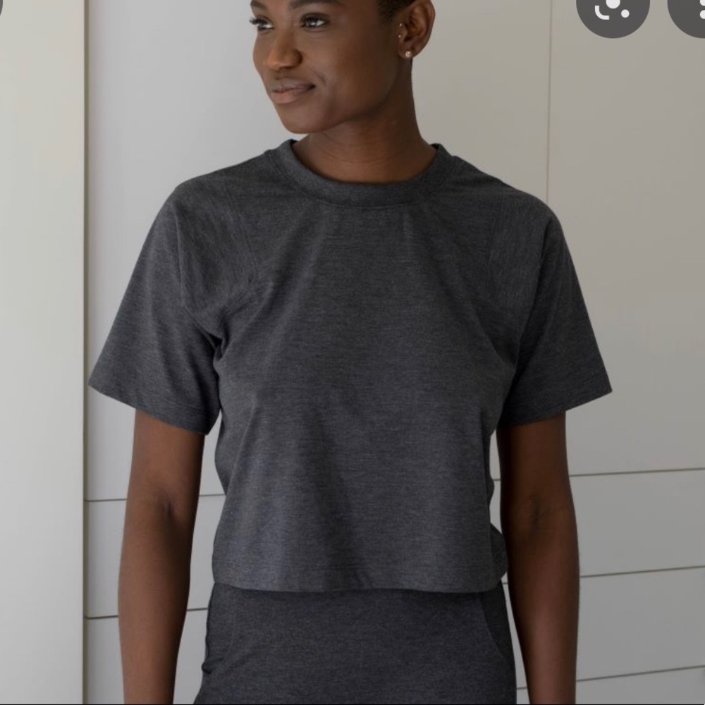 Restore short sleeve crew by Lunya in Small